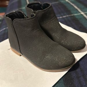 Cat and Jack Penelope black zip boots